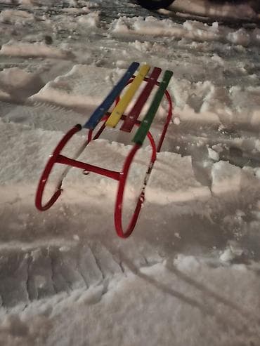 Accessories: Drvene sanke 5300din Metalne vece 5300din Manje metalne 4800din ali — 4