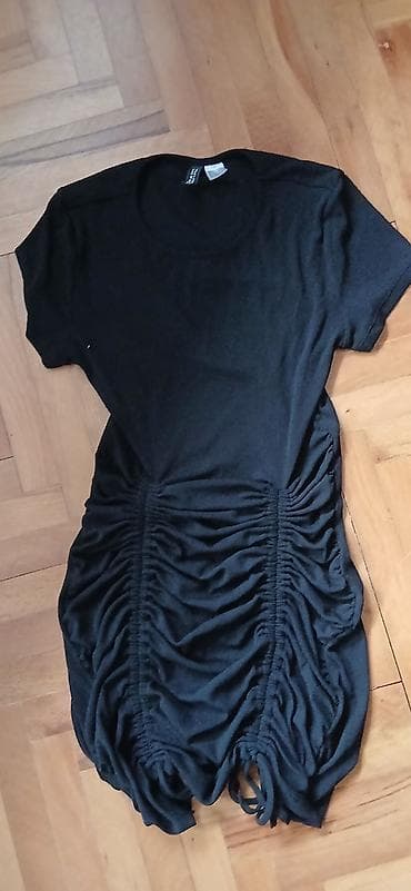 Ženska obuća: Crna mini haljina – H&M DIVIDED - Model: kratke rukave, okrugli — 1