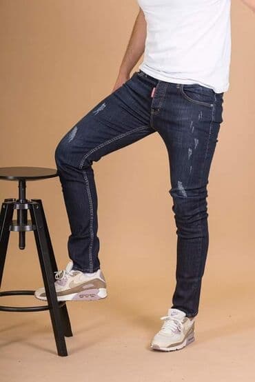 muške pidžame c a: JEANS FARMARICE TOP KVALITET Cena 3200 dinara Brojevi 40 Dzeparke — 24
