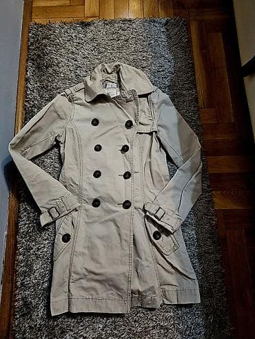 Bež ženski kaput–trench sa dvorednim kopčanjem XS