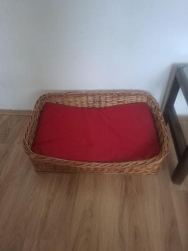 kolica za psa: Prodajem lezajku sa sundjerom za psa. Dimenzije 70cm, 45cm, 24cm — 2