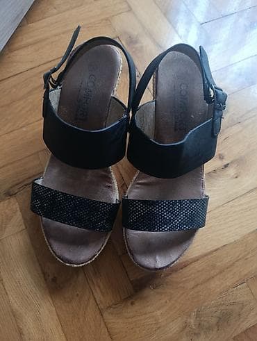 bele: Ženske sandale na punu petu (platforma/espadrile stil) - Boja: crna — 1