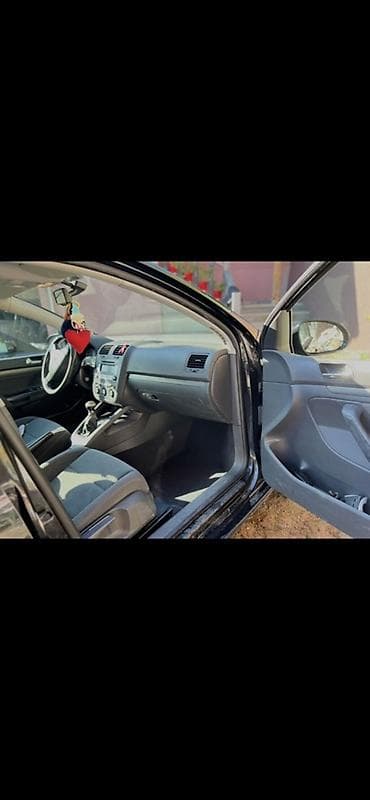 sto za crtanje kupujemprodajem: Volkswagen Golf V – hečbek, crna boja, 5 vrata. Glavne — 5