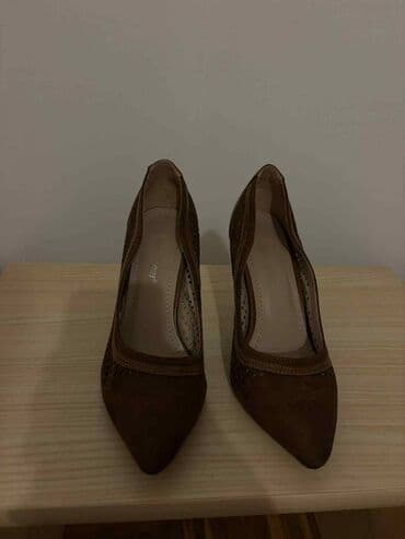 broj cipela po godinama: Salonke, 38 — 1