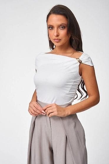 pull and bear patike: 03. L. Majica 2.250 dinara — 4