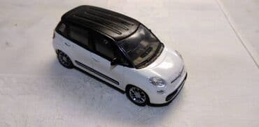 gramofonske ploce nis: Mondo motors Fiat 500L, 1:43, naprslo z. staklo, z. zmigavci nisu — 1