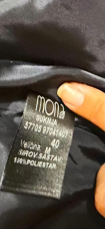 Suknje: Potpuno nova Mona suknja sa etiketom, duga, napred na preklop. Kopca — 6