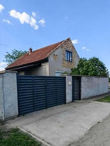 Na prodaju kuća u Bačkom Gračacu, Opština Odžaci, 97 m2 - 2 spavaće — 1