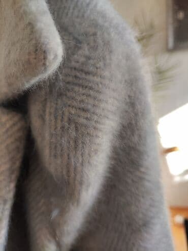 M, Sa postavom — 12