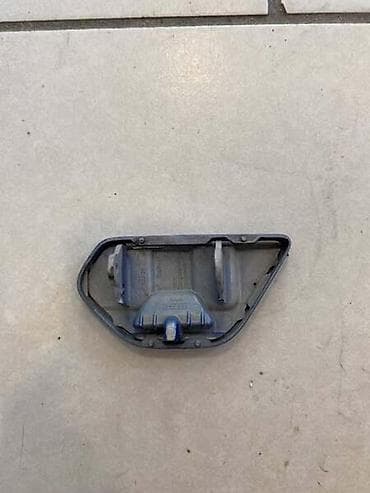igle za pen: POKLOPAC PRSKALICE ZA VOLKSWAGEN TOURAN OD 2007. DO 2010. GOD. - — 2