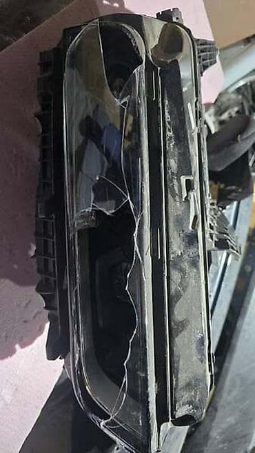 sofersajbna za citroen c3 cena: DESNI FAR G70 ZA BMW SERIJA 7 | BMW 7 g70 desni far staklo oštećeno — 4