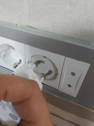 Ostale dečije stvari: Zaštita za utičnice višekratne Stavi skini prebaci kako bi ja rekla — 3