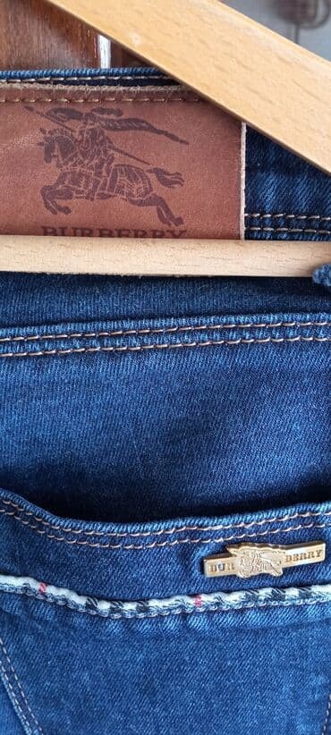 Women's Clothing: Burberry London ženske farmerke – tamno plavi denim - Kroj: uske — 4