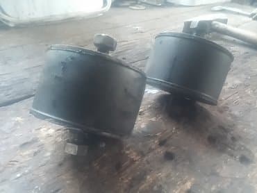 delovi auspuha: Gumeni nosaci motora Lada 2121,21213,21214. Polovno, ocuvano. Skinuto — 2