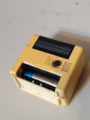 Knjige, audio i video formati: Stoni kvarcni sat Europa Ispravan,ocuvan,nedostaje poklopac za — 3