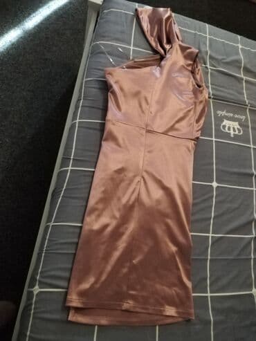 zelena satenska kosulja: Elegantne haljine – set od 3 komada 1) Asimetrična satenska haljina — 7