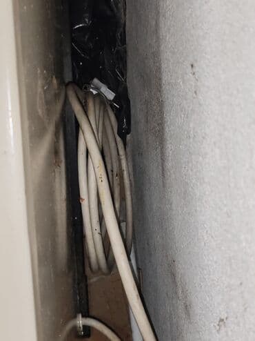 polovne ta peci beograd: Električna TA Peć Elind 3.0 kw u odličnom stanju, ima točkove — 5