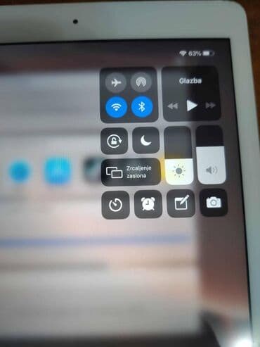 Electronics: Apple iPad tablet - Ekran: 9.7 inča (Retina), - Boja: srebrna — 3