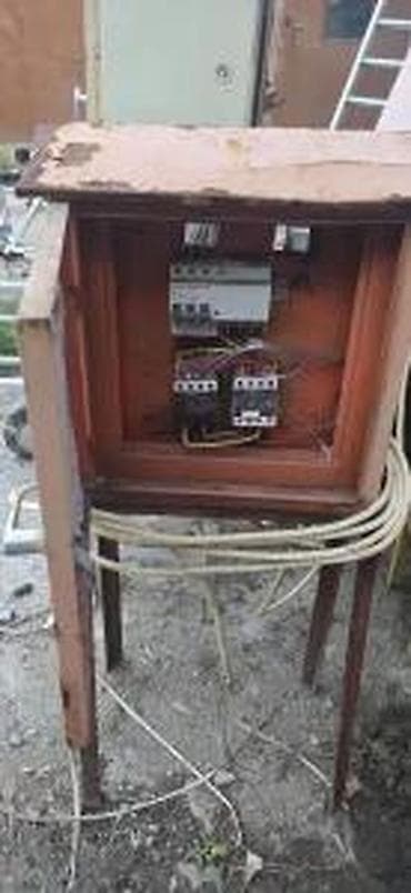 tapi slikar: GRADJEVINSKI ELEKTRO ORMAN | Cena veceg je 150 e cena manjih 80 e — 4