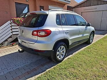 akumulator za tiguana: Volkswagen Tiguan 2.0 TDI, kompaktni SUV u srebrnoj metalik boji, sa — 1
