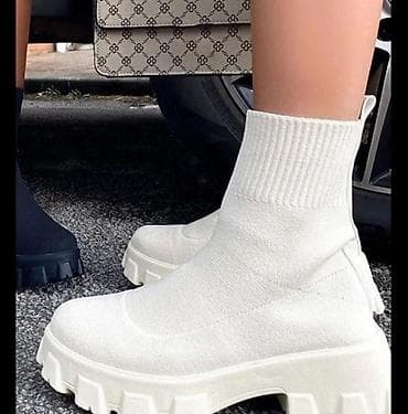 moon boots snizenje: Ženske čizme u krem/bež nijansi sa zadebljanim đonom - Trendy — 6