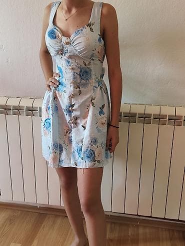 haljina s: Letnja haljina na bretele sa cvetnim printom - Kroj: struk naglašen — 3