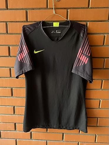 feedback majice: Men's T-shirt Nike, bоја - Crna — 1