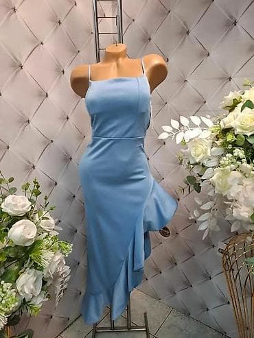 Haljine: Elegantna midi haljina sa asimetričnim volanom - Model: pripijena — 2