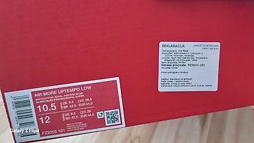 crne carape i bele patike: Nike Air More Uptempo – bele patike sa plavim detaljima, br gaziste — 8