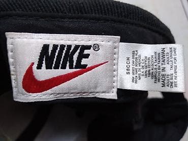 kaputi sa prirodnim krznom: Nike, One size, bоја - Crna — 4