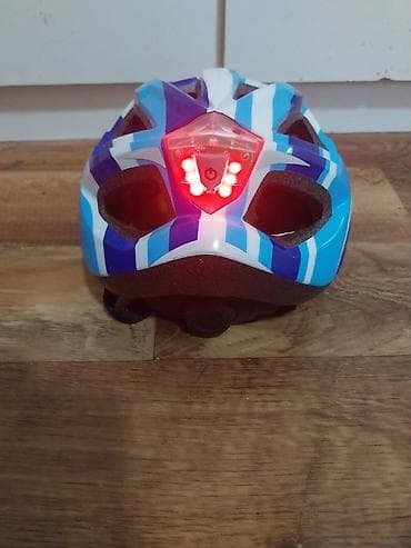 bisage za bicikl: Kaciga za biciklo sa svetlom pozadi vel X/S obim 48-52 cm je u — 2