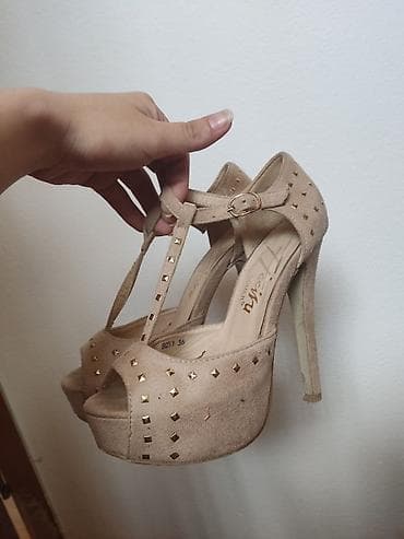 la coste torba: Bež ženske sandale na štiklu sa platformom - Model: T-strap (remen — 4