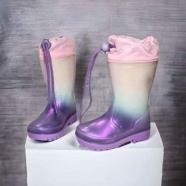 new yorker cizme: 2000 din
Od 23-27 — 4