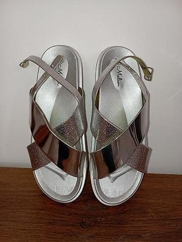 Nove sandale
