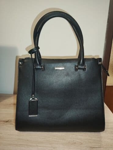 Elegantna ženska torba – crna - Materijal: glatka eko koža sa na lalafo.rs Elegantna ženska torba – crna - Materijal: glatka eko koža sa