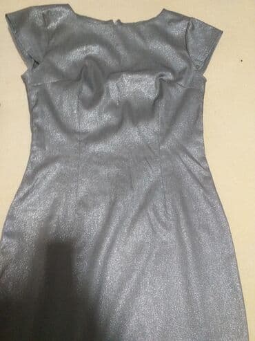 Swimsuits: Haljina uz telo prijatan matrijal super stoji ispod kolena je marke — 1