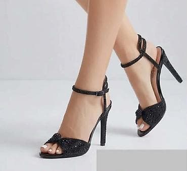 Elegantne ženske sandale sa visokom štiklom – crne - Dizajn: otvoreni