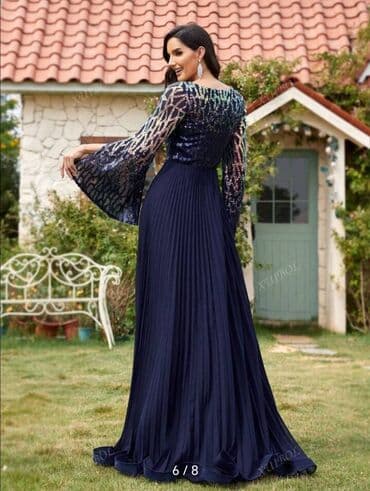 Swimsuits: Elegantna duga večernja haljina u tamnoplavoj boji. L veličina. - — 2