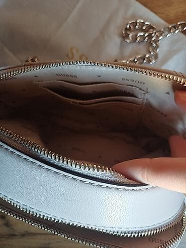 new yorker torba za plazu: GUESS crossbody torbica sa prošivenim dezenom - Materijal: veštačka — 3