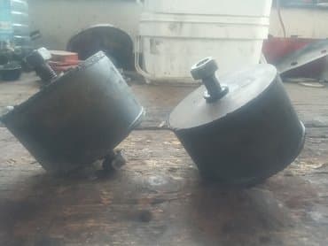 delovi auspuha: Gumeni nosaci motora Lada 2121,21213,21214. Polovno, ocuvano. Skinuto — 5