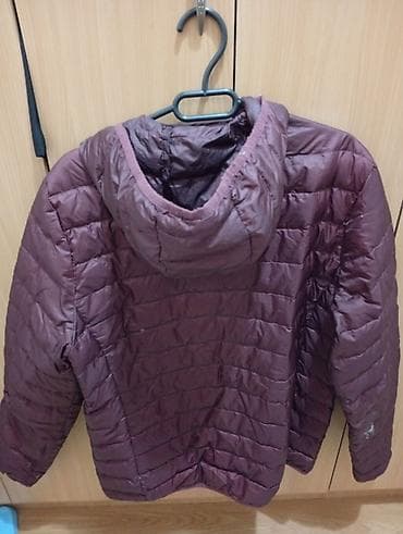 pull n bear jakne: Lagana puffer jakna sa kapuljačom - Model: kratka, prošivena jakna sa — 4