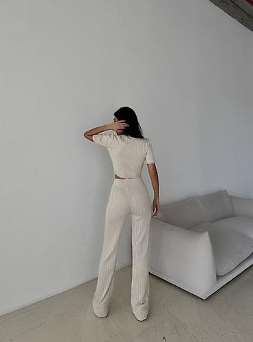 torba mona crna: Kompleti 2500dinara
Duzina 120 cm nogavica
Boje crna siva braon bez — 7