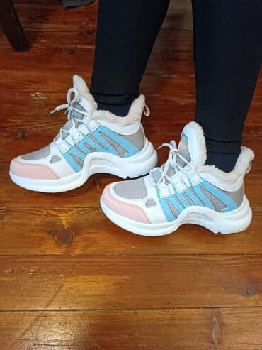 Odlični modeli na fazon Louis Vuitton patika sa krznom, na sezonskom