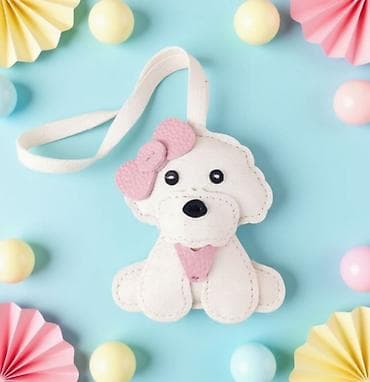 kutija za nakit novi sad: Ručno rađeni privezak/ukras – Bišon sa mašnicom - Materijal: eko koža — 2