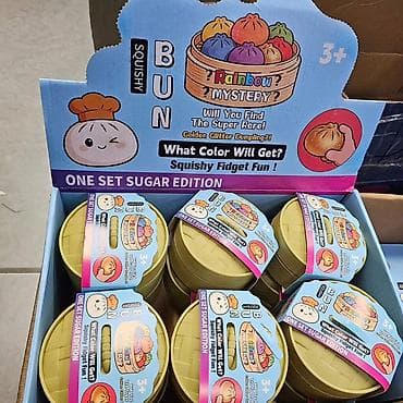 poklon za vaspitacice: Dumpling Squishy – Rainbow je mekana i zabavna fidget igračka u — 1