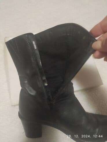 Lične stvari: Gležnjače, Caprice, 40 — 4