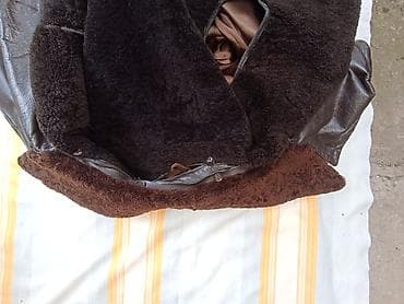 staf jakne: Polovna muška kožna bunda sa slike, broj 54krzno se skida, cena je — 8