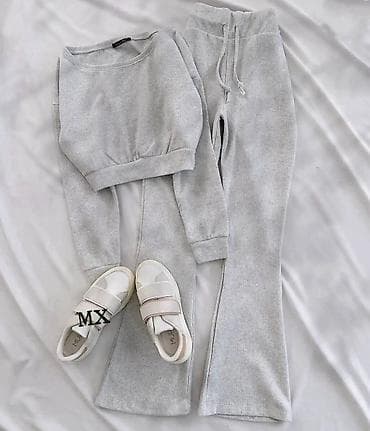 Kape i aksesoari: Ženski komplet trenerke – duks i pantalone - Model: duks sa okruglim — 1