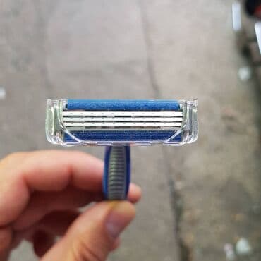Skin care: Brijac Gillette Blue3, 6+2 Novo kao na slici 8 brijača 800din. Brijač — 5