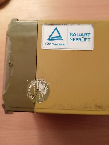 konstrukcija za panele: Sigurnosni rele Pilz PNOZ – model 17753 (PNOZ 24V) za delove Opis: - — 3